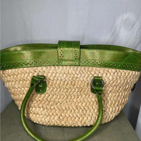 Large  Green and Tan Wicker Straw Rattan  Tote Bag Tagged Magnolia Zurich - Picture 3 of 10